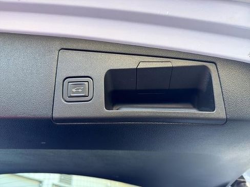 Used 2024 Cadillac XT5 Sportv w/ Technology Package image 12