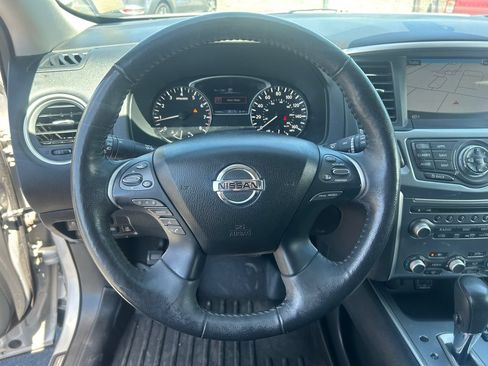 Used 2020 Nissan Pathfinder SL AWD/4WD image 22