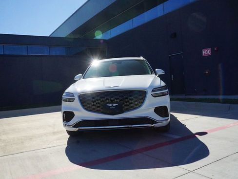 Certified 2026 Genesis GV70 2.5T Select image 2