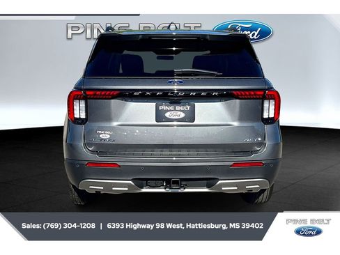 New 2026 Ford Explorer Active AWD/4WD image 4