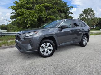 Used 2021 Toyota RAV4 LE AWD/4WD video 1