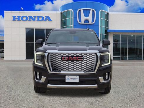 Used 2023 GMC Yukon XL Denali AWD/4WD image 8