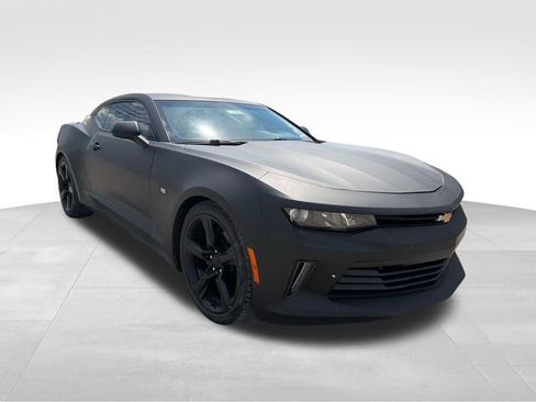 Used 2018 Chevrolet Camaro LT RWD image 3
