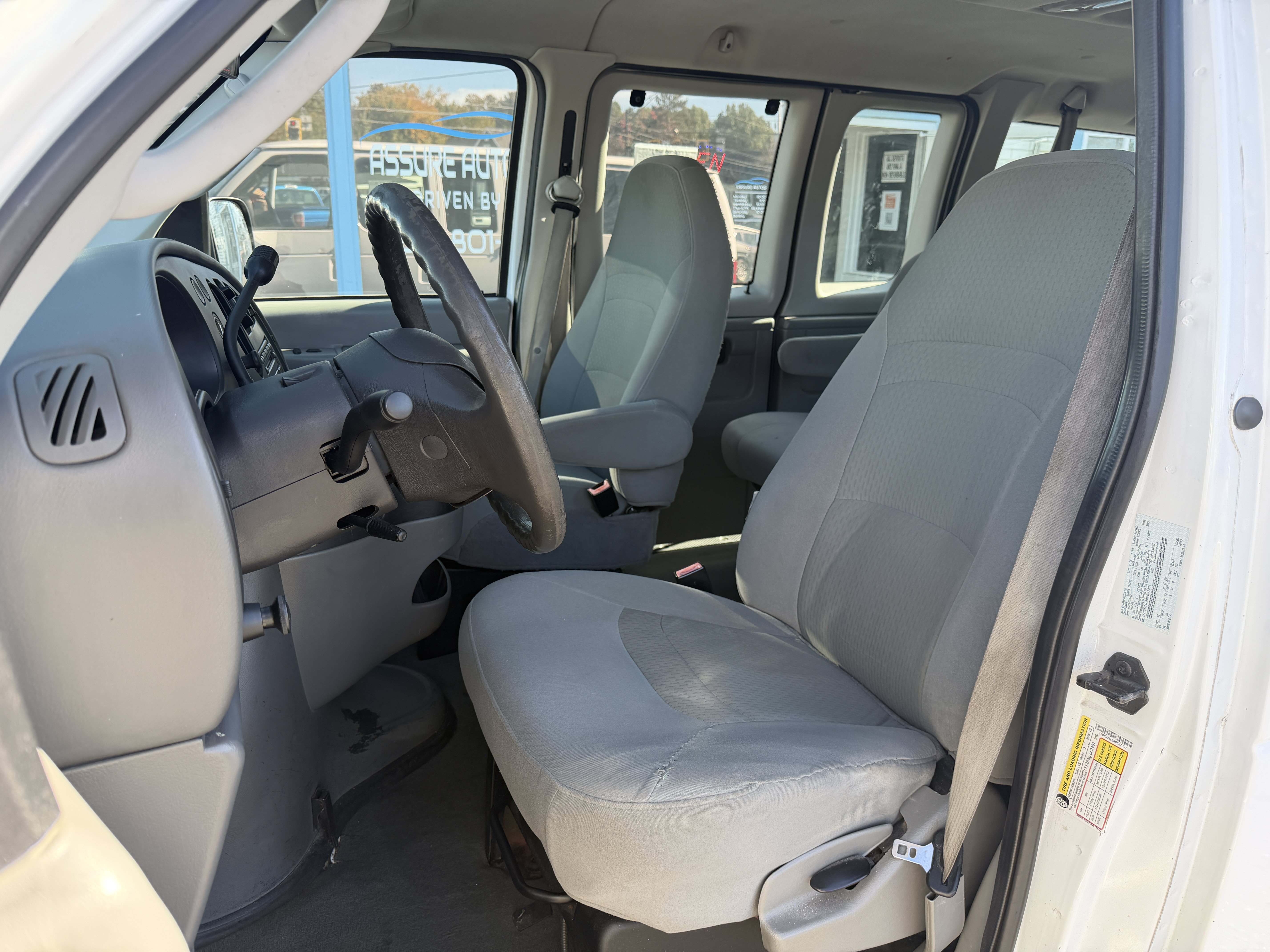 Used 2008 Ford E-350 and Econoline 350 XL RWD image 13