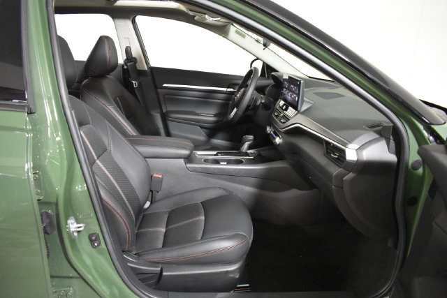 Certified 2026 Nissan Altima 2.5 SR w/ SR Midnight Edition Package FWD image 33