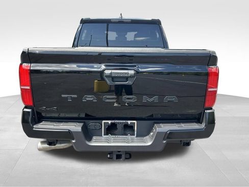 Certified 2026 Toyota Tacoma SR5 AWD/4WD image 4