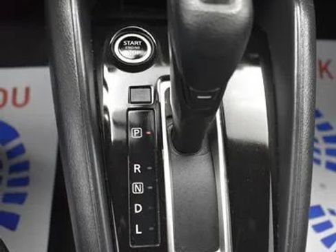 Used 2025 Nissan Versa SV FWD image 31