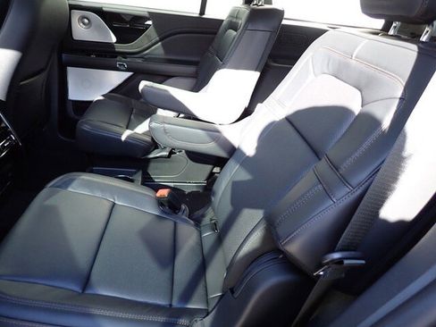 New 2025 Lincoln Aviator Reserve w/ Equipment Group 201A image 16