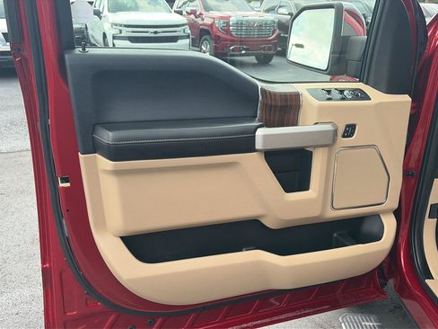 Used 2016 Ford F150 Lariat w/ Equipment Group 502A Luxury AWD/4WD image 9