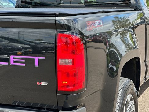Used 2021 Chevrolet Colorado Z71 AWD/4WD image 25