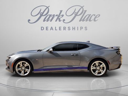 Used 2020 Chevrolet Camaro SS RWD image 2