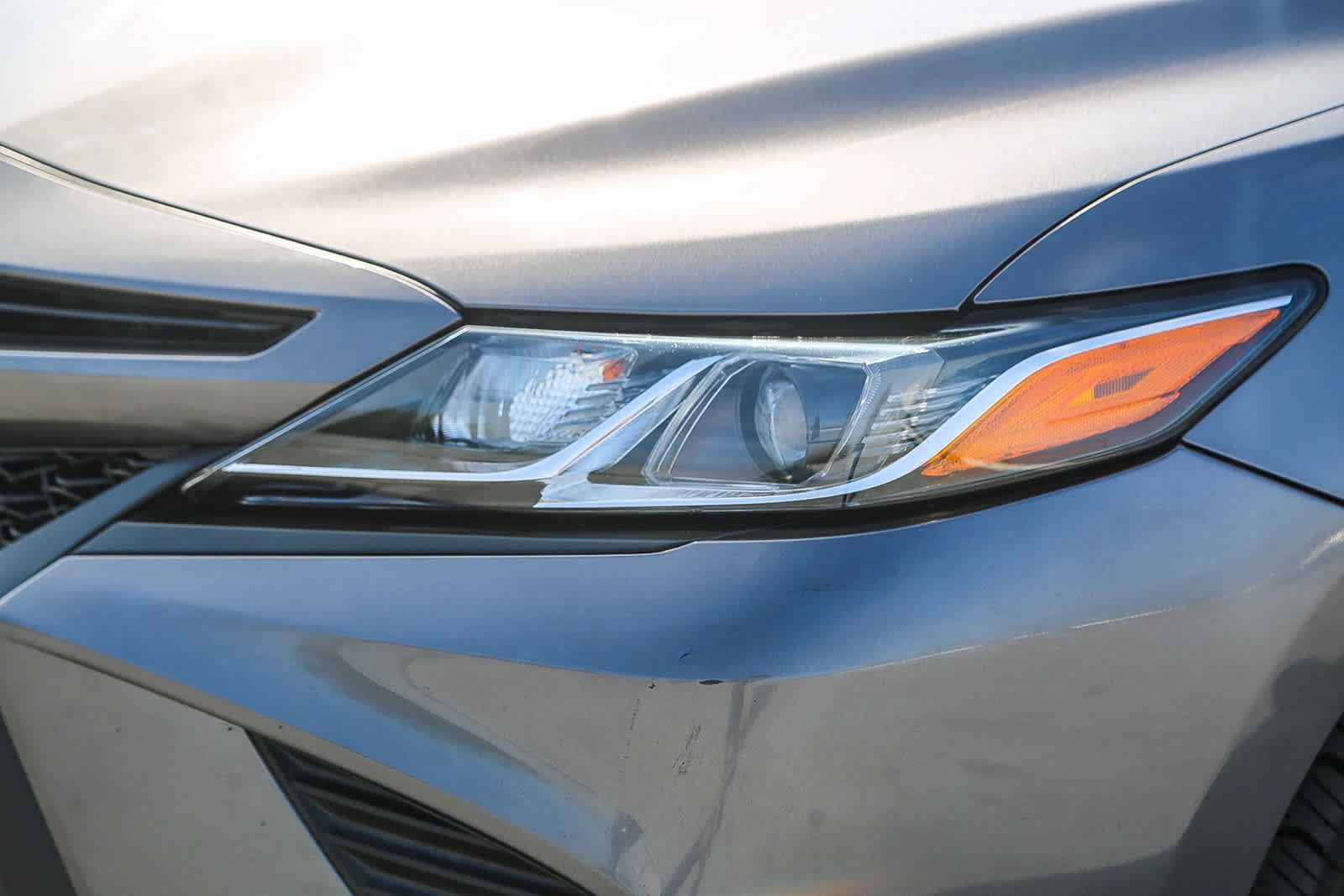 Used 2019 Toyota Camry SE w/ Blackout Package FWD image 8