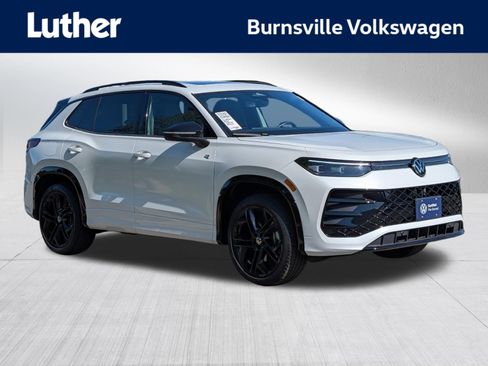 Certified 2026 Volkswagen Tiguan SE R-Line AWD/4WD image 1