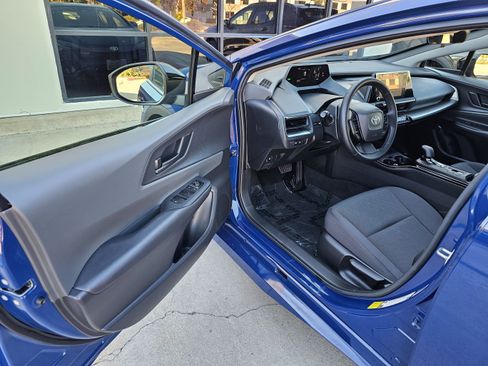 Used 2023 Toyota Prius LE image 15