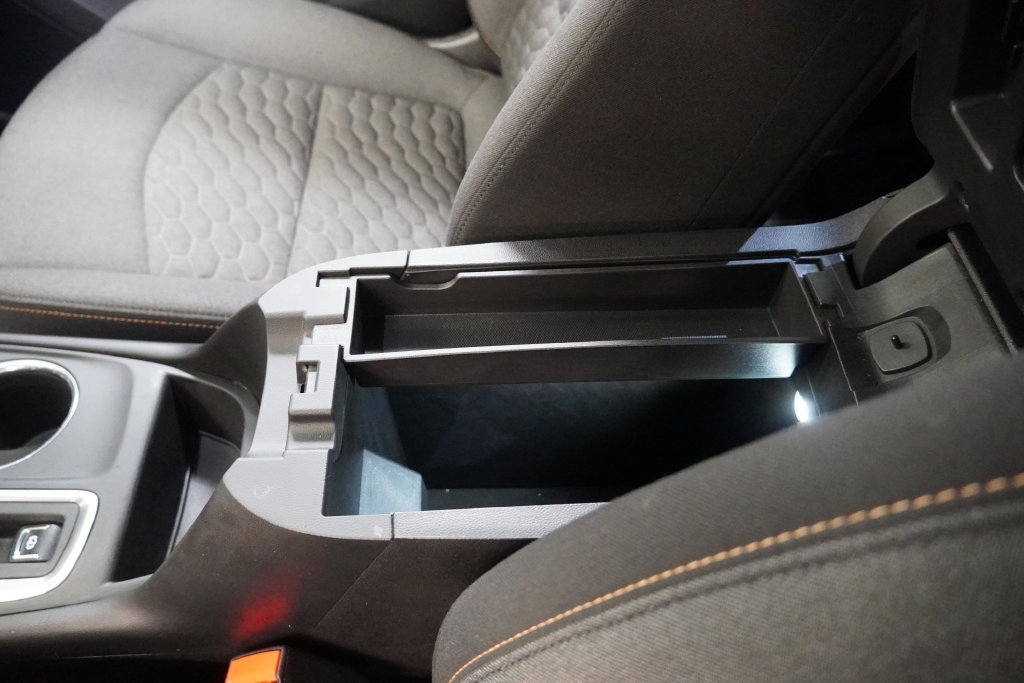 Used 2020 Chevrolet Equinox LT FWD image 24