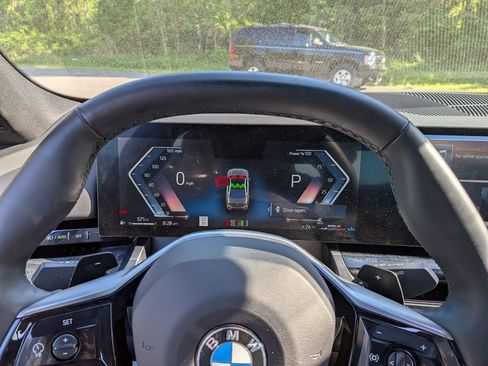 Used 2024 BMW 530i xDrive w/ Premium Package AWD/4WD image 13
