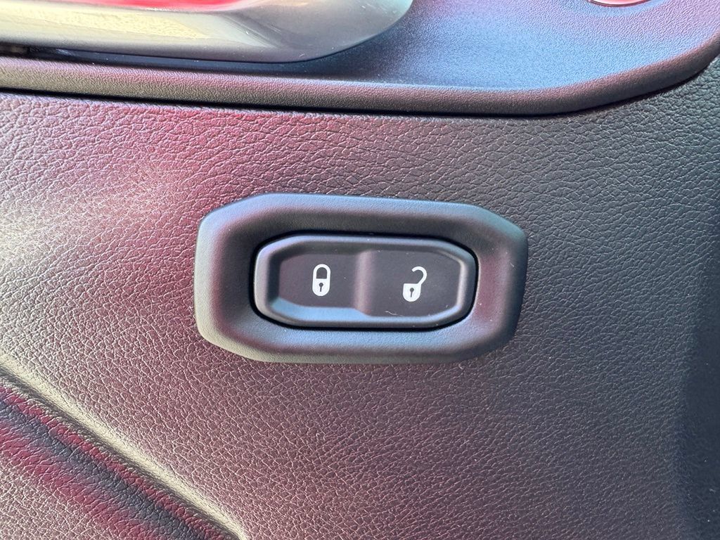Used 2021 Jeep Gladiator Sport AWD/4WD image 13