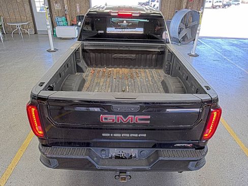 Used 2023 GMC Sierra 2500 AT4 image 3