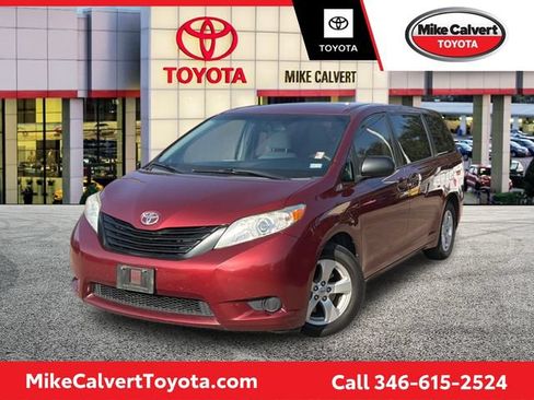 Used 2017 Toyota Sienna L FWD image 1
