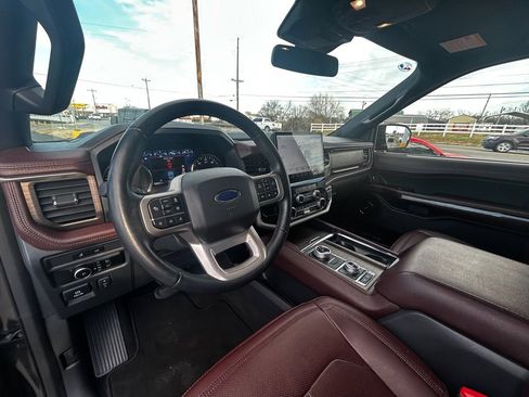 Used 2024 Ford Expedition Max Limited image 11