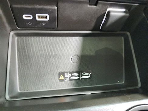 Used 2021 GMC Yukon XL Denali image 33