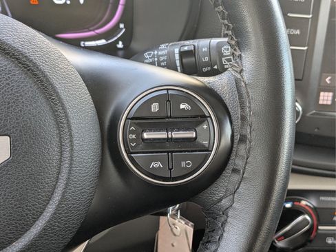 Used 2023 Kia Soul LX w/ Option Group 015 FWD image 23