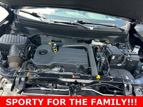 Used 2023 Chevrolet Equinox RS w/ RS Leather Package FWD image 11