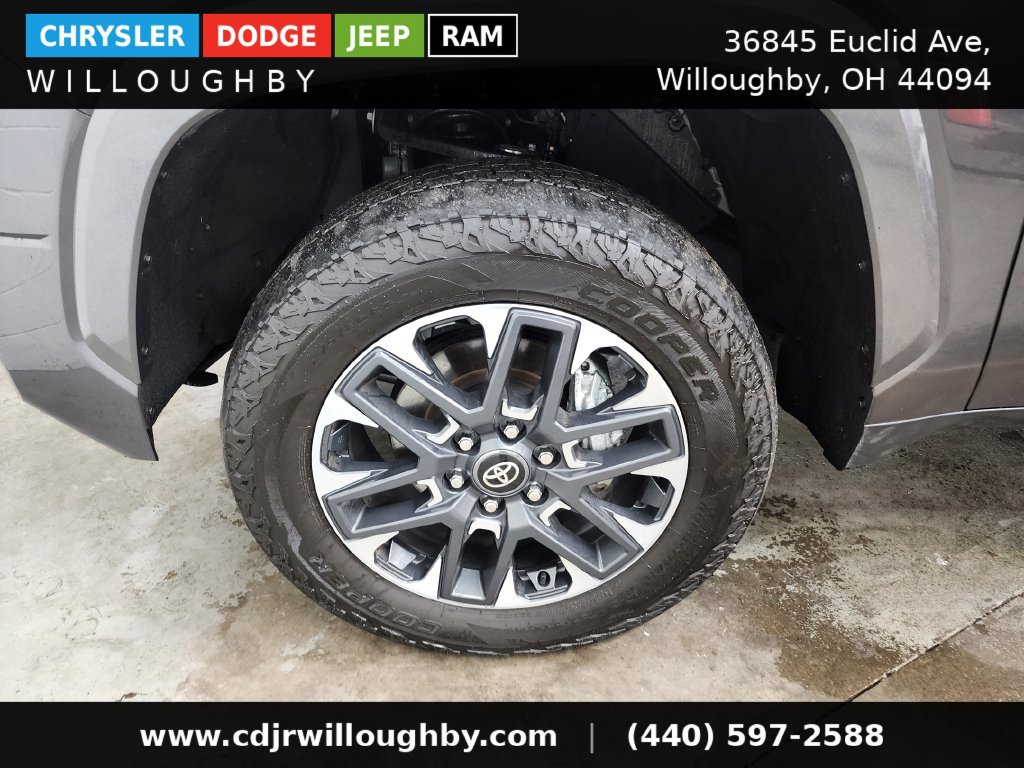 Used 2025 Toyota Tundra Limited AWD/4WD image 44