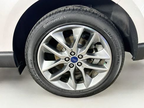 Used 2017 Ford Edge Titanium w/ Equipment Group 302A AWD/4WD image 8