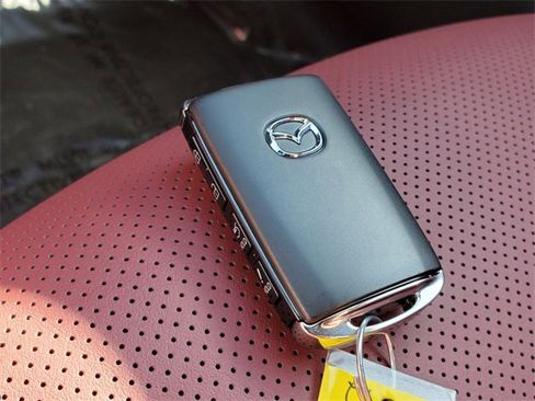 Certified 2025 MAZDA CX-70 Plug-In Hybrid w/ Premium Plus image 32