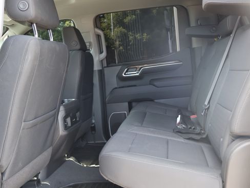 Used 2023 Chevrolet Silverado 1500 LT AWD/4WD image 22