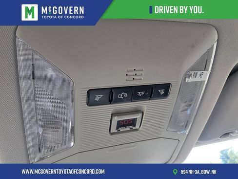 Used 2019 Toyota RAV4 LE AWD/4WD image 24