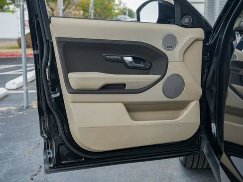 Used 2015 Land Rover Range Rover Evoque Pure image 18