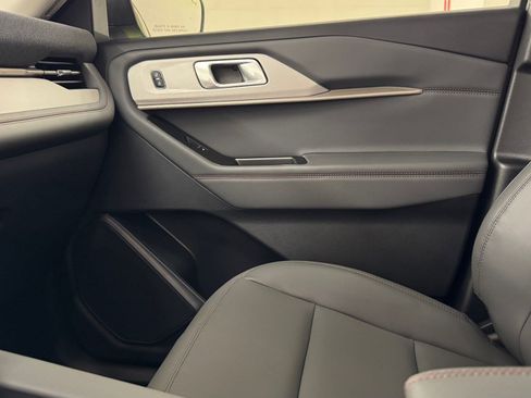 New 2026 Ford Explorer Active w/ Active Comfort Package image 31