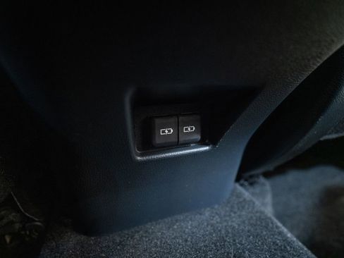 Used 2023 Toyota Venza LE image 35