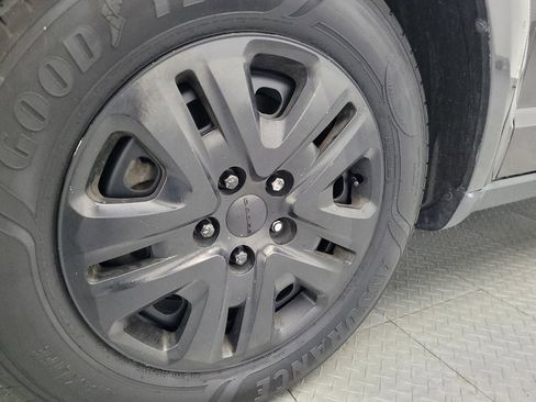 Used 2019 Dodge Journey SE image 31