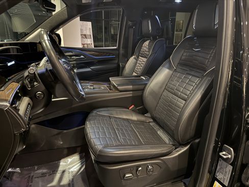 Certified 2023 Cadillac Escalade ESV Sport Platinum w/ LPO, ONYX Package image 17