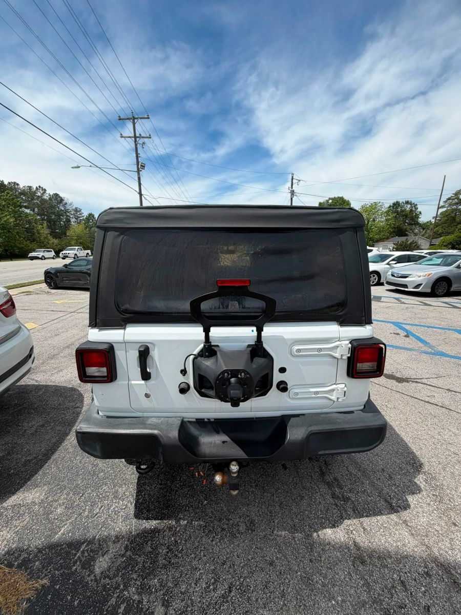 Used 2018 Jeep Wrangler Unlimited Sport S AWD/4WD image 6