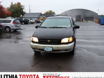Used 2000 Toyota Sienna XLE
