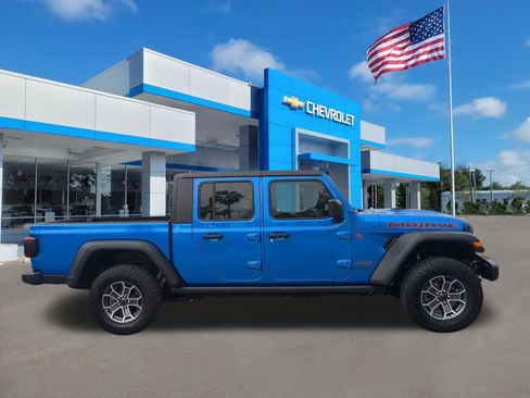 Used 2024 Jeep Gladiator Mojave AWD/4WD image 4