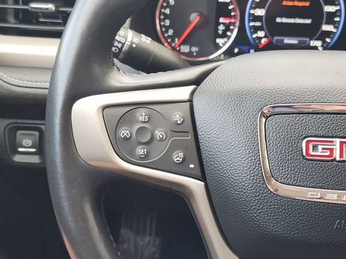 Used 2021 GMC Acadia Denali w/ Denali Technology Package FWD image 30