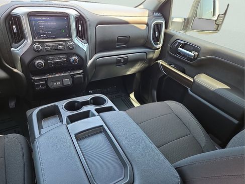 Used 2022 Chevrolet Silverado 2500 LT AWD/4WD image 12