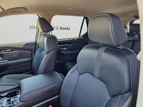 Used 2025 Honda Pilot EX-L image 17