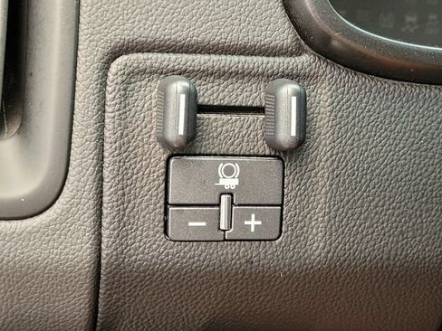Used 2021 Chevrolet Colorado ZR2 w/ ZR2 Midnight Special Edition AWD/4WD image 17