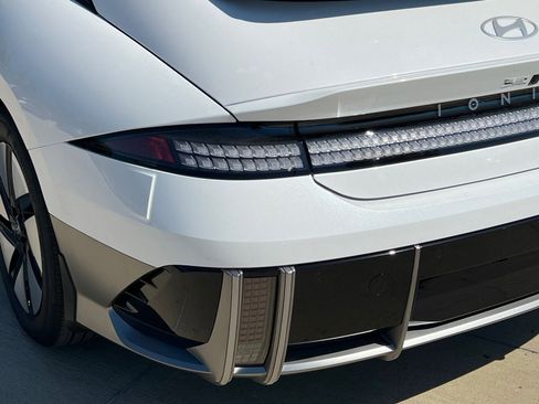 New 2025 Hyundai Ioniq 6 SE image 12