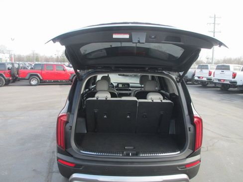 Used 2021 Kia Telluride SX w/ SX Prestige Package image 5