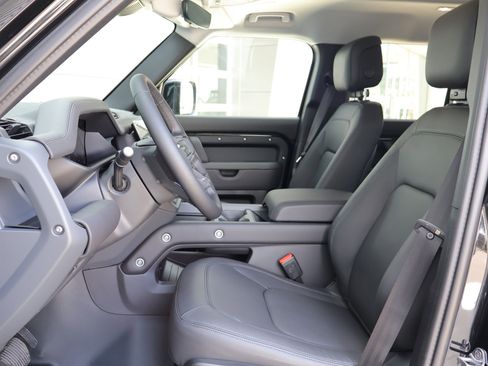 New 2026 Land Rover Defender 110 X-Dynamic SE image 17