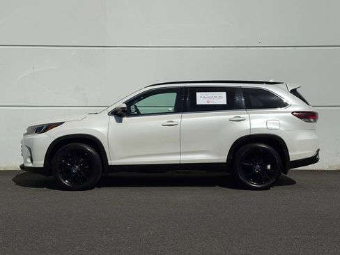 Certified 2019 Toyota Highlander SE AWD/4WD image 18