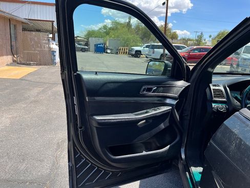 Used 2018 Ford Explorer XLT w/ Equipment Group 202A FWD image 12