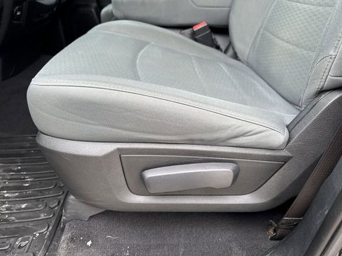 Used 2017 RAM 1500 Express w/ Black Ram 1500 Express Group image 12